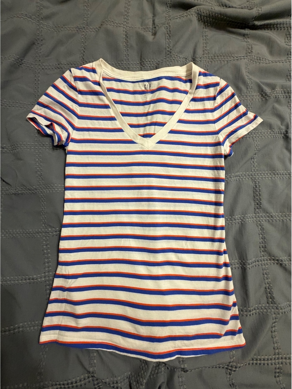 GAP Women's Striped V-Neck T-Shirt XS